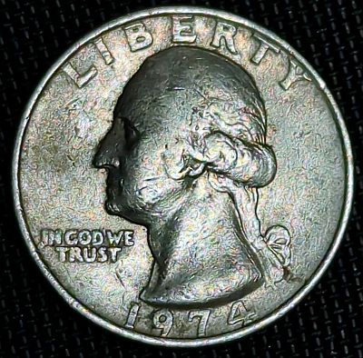 The portrait in left profile of George Washington, the first President of the United States from 1789 to 1797, is accompanied with the motto: "IN GOD WE TRUST" and surrounded with the lettering: "LIBERTY"

NOTE: KM#164a reprised after 1977 as KM#A164a

Script: Latin

Lettering:
LIBERTY
IN GOD WE TRUST
JF
1998 D

Engraver: John Flanagan